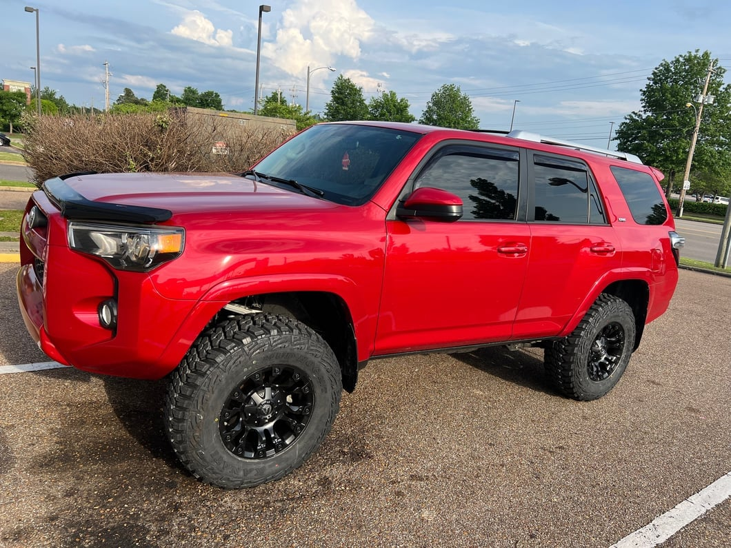 Lifted 4Runner installed with Larger Tires